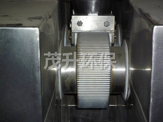 GZL系列干法輾壓造粒機(jī)