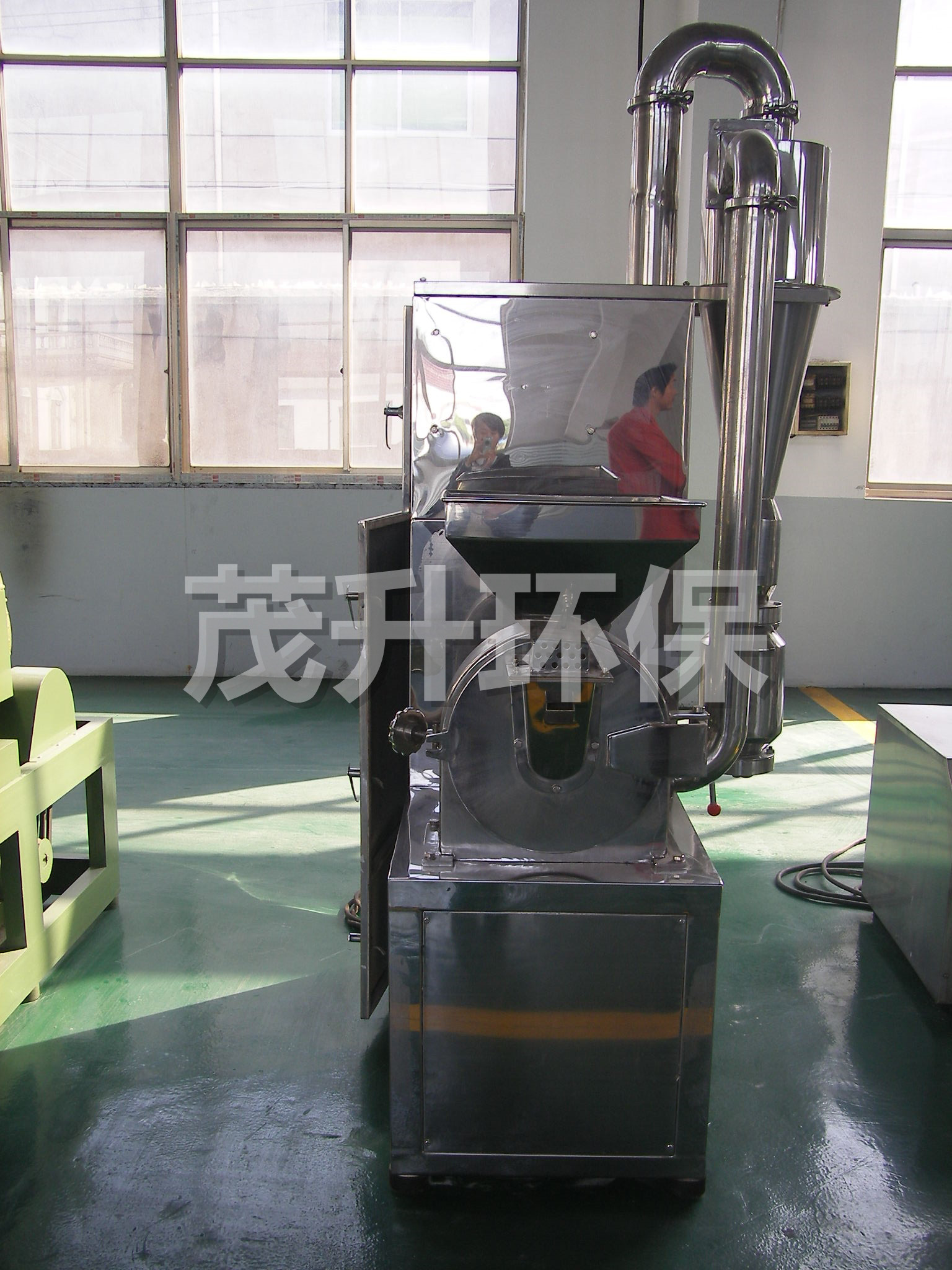 WFS中草藥粉碎機